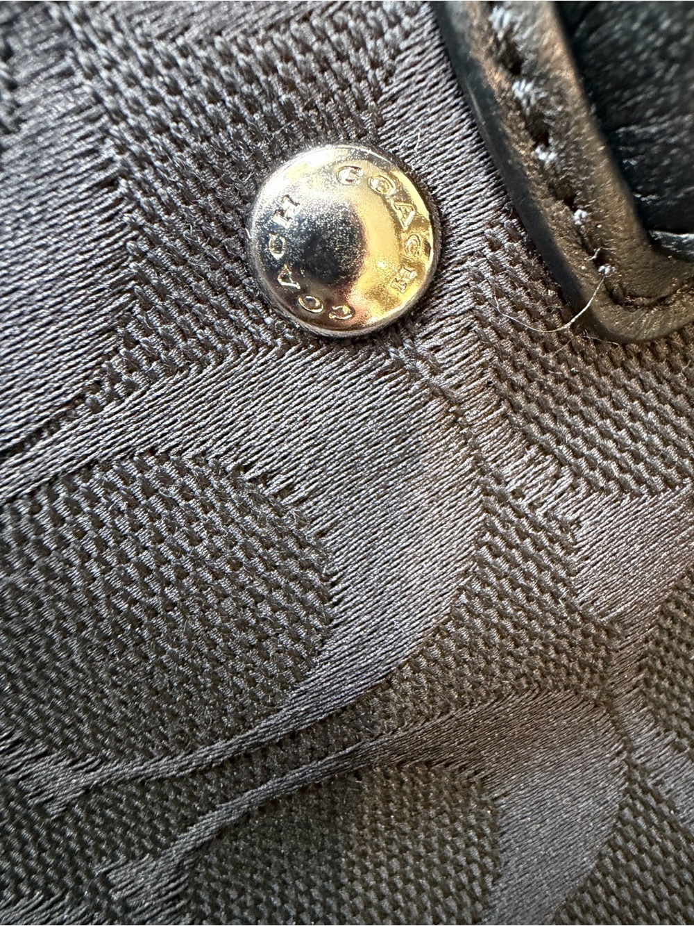 Coach- Y2K Black Signature ZipTote with Leather Trim - Picture 4 of 12